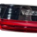 Lanterna Tampa Traseira Esquerda Bmw 320 G20 2022 C10006 Esquerdo/motorista Vermelho