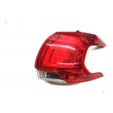 Lanterna Traseira Direita Peugeot 2008 2015 D6241 Direito Vermelho