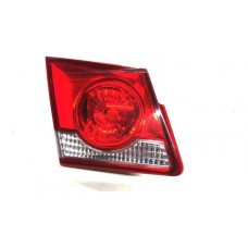 Lanterna Tampa Traseira Esq Gm Cruze 2012 D6327 Detalhe Esquerdo Vermelho